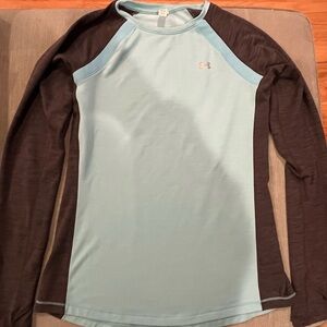 Under Armour women’s medium Light Blue & charcoal Long Sleeve Shirt